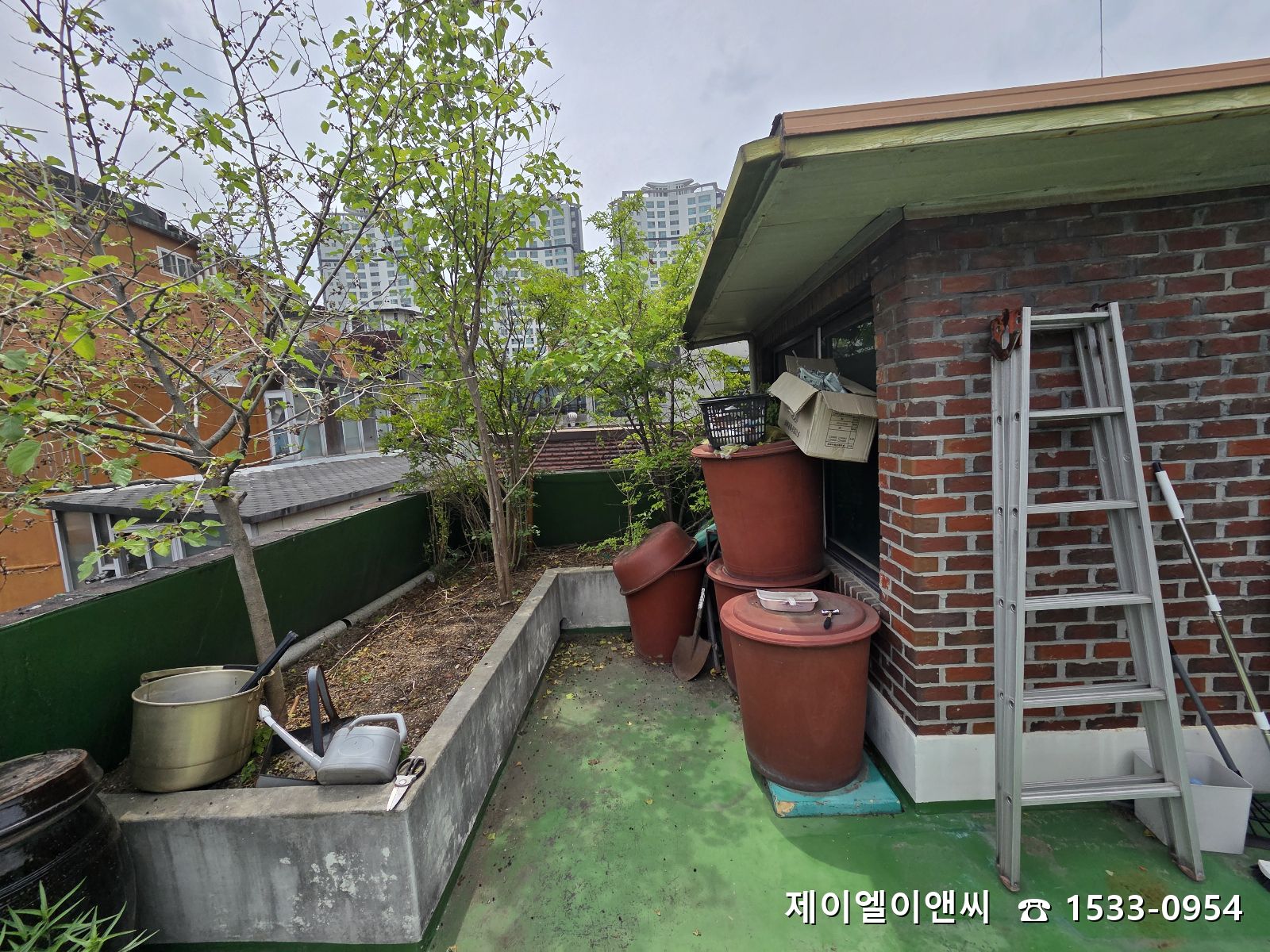 공사전_화단에서 아래층으로 누수