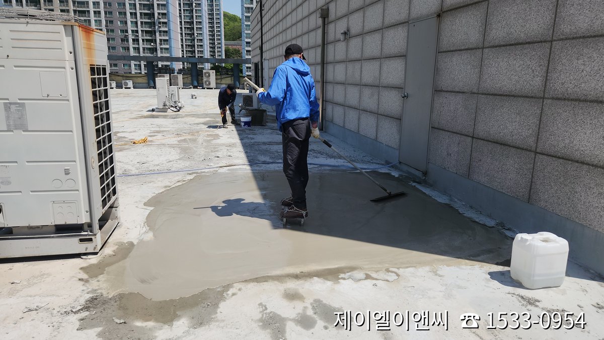 용인 쇼핑몰 옥상 바탕조정재 시공