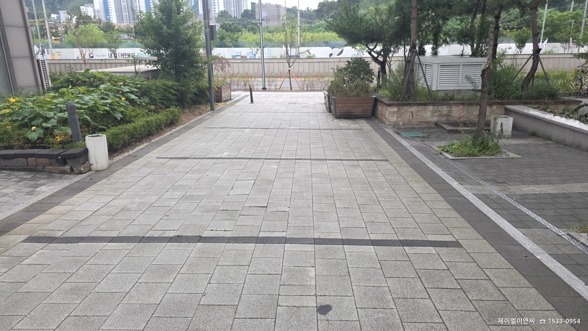공사 전 상가 앞 보도 전경