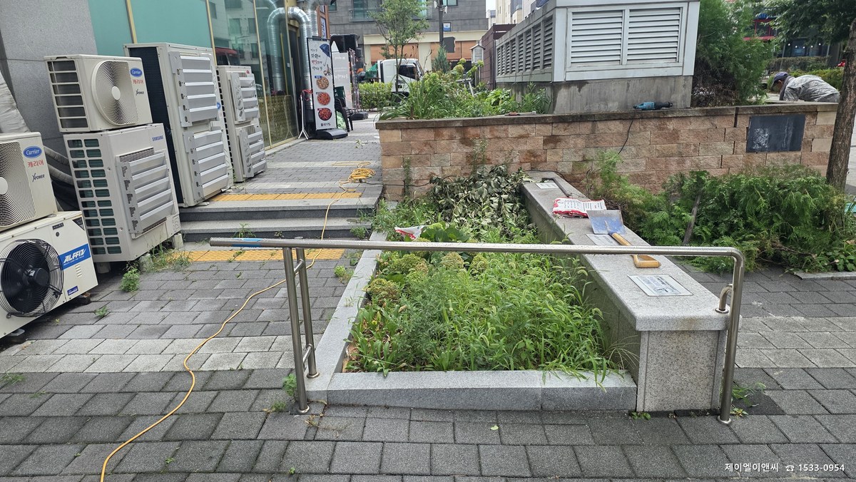 지하층 천장 위에 있던 기존 화단